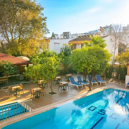 Oscar Garden Hotel